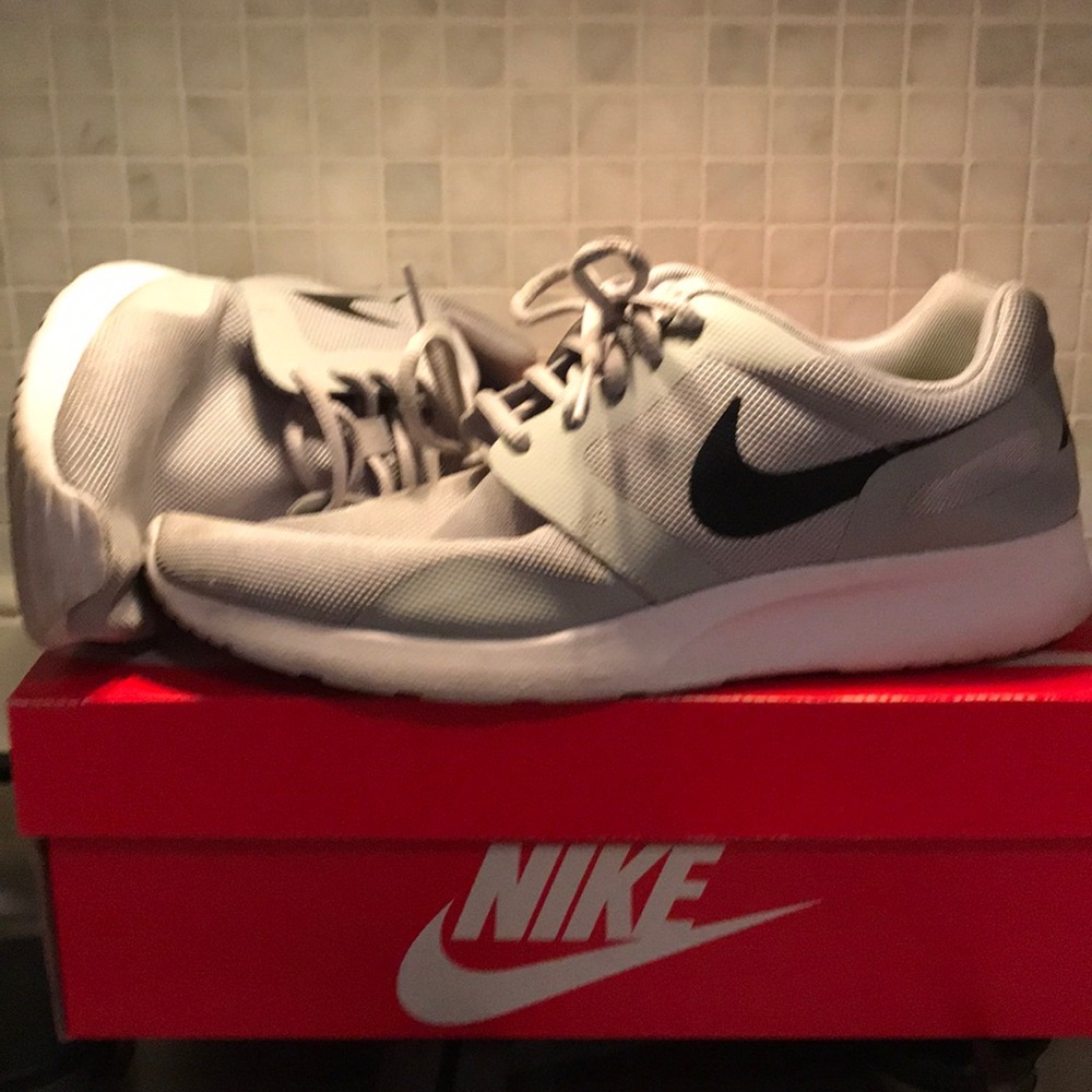 Nike Kaishi NS Wolf Grey/Black/white sz 10